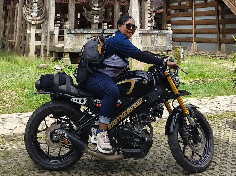 Lady Biker Yamaha XSR 155 Touring Toraja